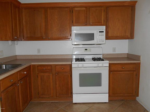 5th image of 2383 Talmadge Dr