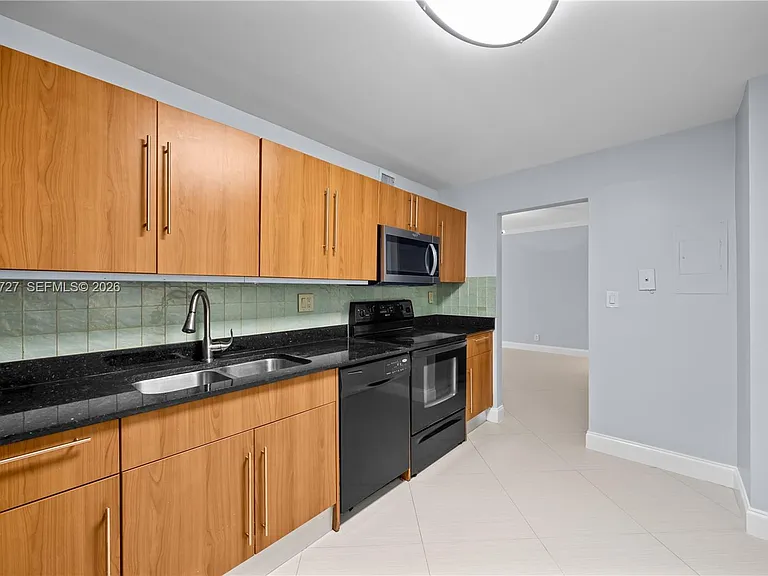 3001 S Ocean Dr #317 — Photo 9