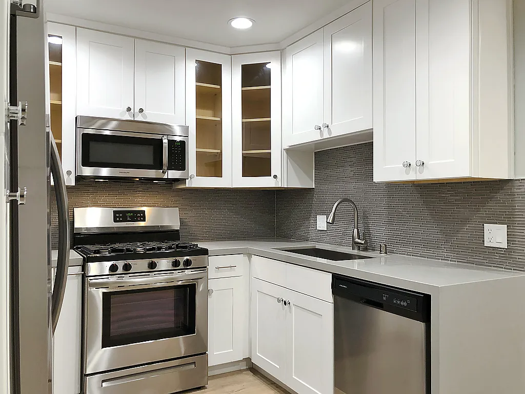 2 bed, 1000 sqft, $3,645 — Photo 4