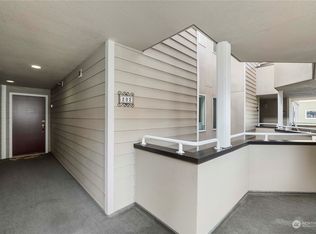 22218 5th Ave S APT 202, Des Moines, WA
