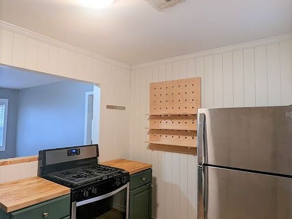 4th image of 2113 Churchill Way