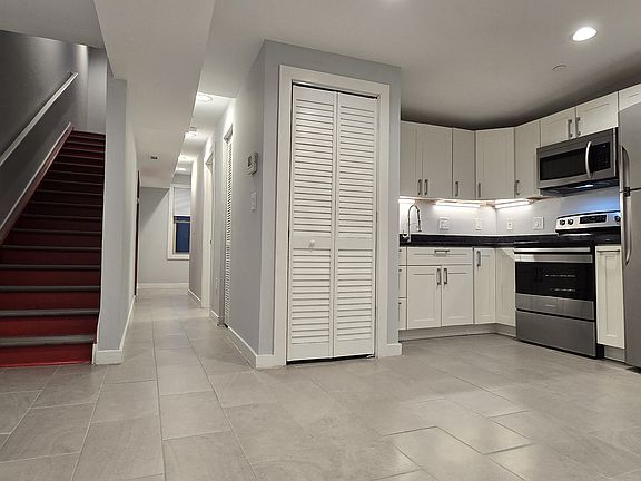 5th image of 605 E Girard Ave Floor 3