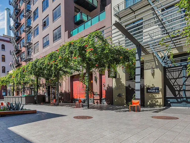 Mint Plaza — Photo 15