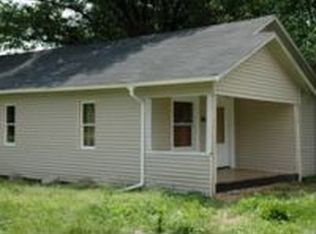 301 S Spruce St, Villa Grove, IL 61956