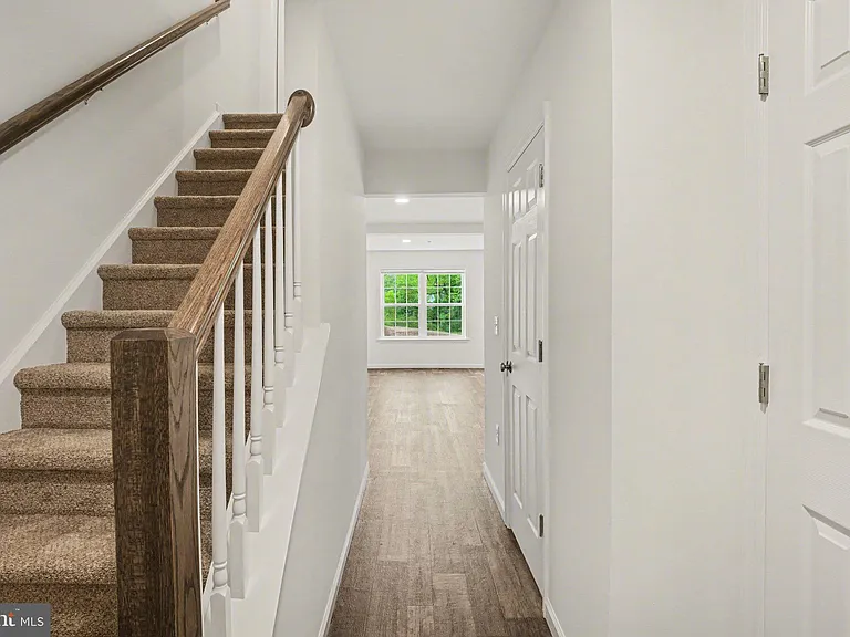 22 Sand St — Photo 6