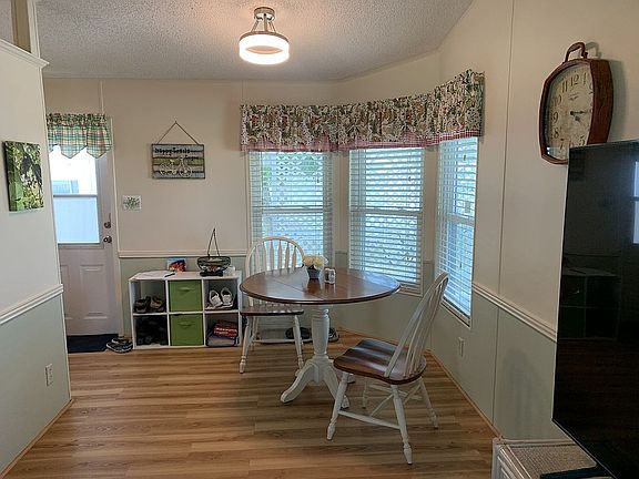 3rd image of 39620 Sunvalley Dr