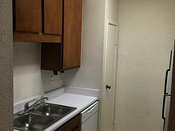 3rd image of 10051 Westpark Dr APT 261