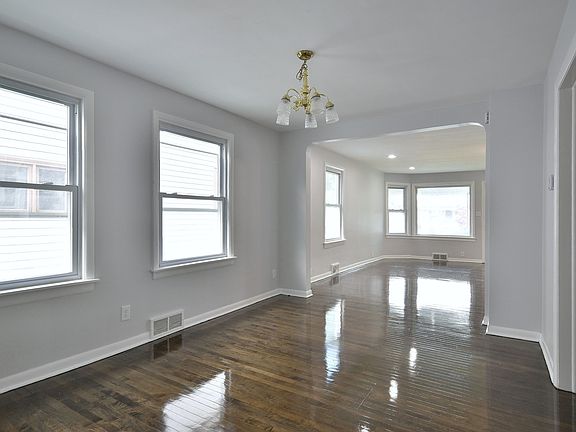 4th image of 2649 N Mont Clare Ave