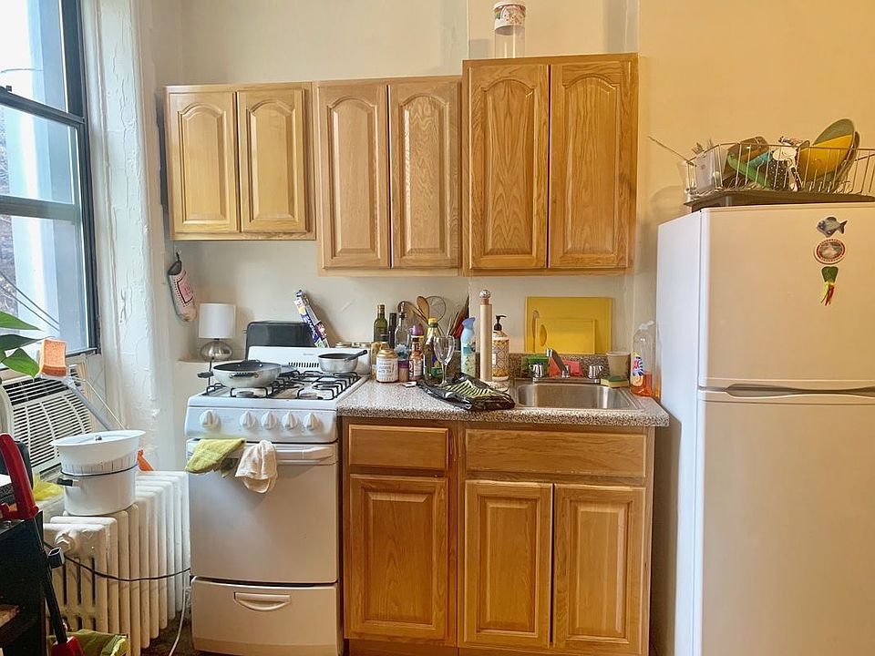 2nd image of 430 E 66th St APT 17R