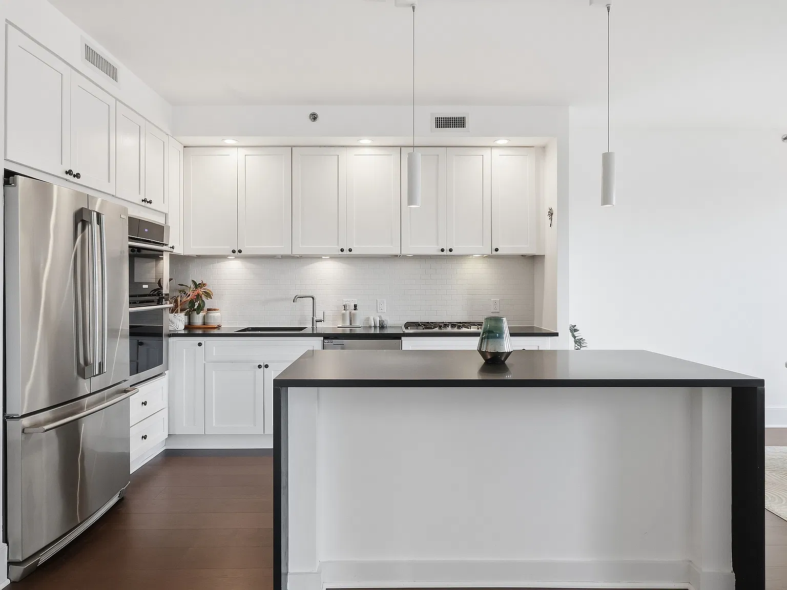 2 bed, 1095 sqft, $5,000 — Photo 4