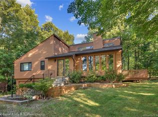 259 Tunxis Rd, Farmington, CT 06032