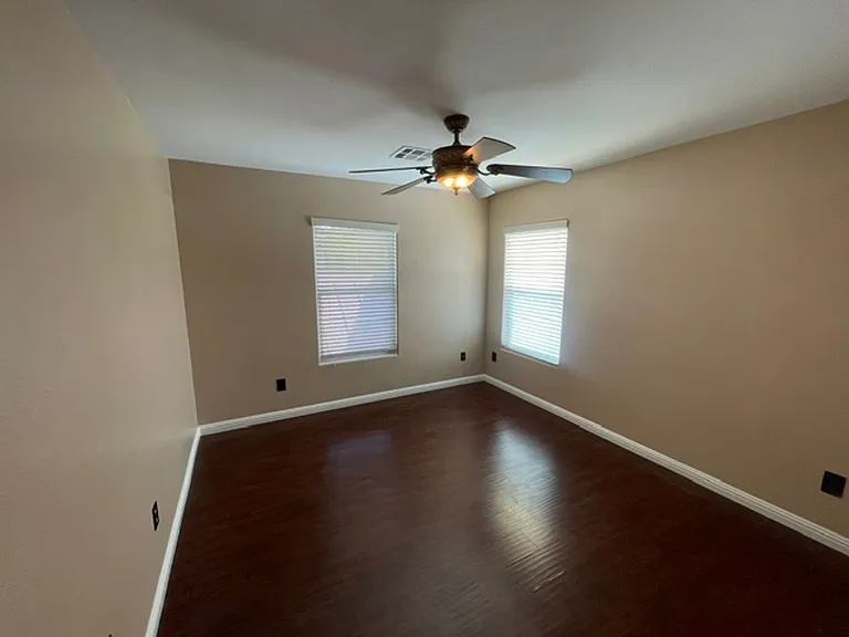 5645 Breckenridge St — Photo 28