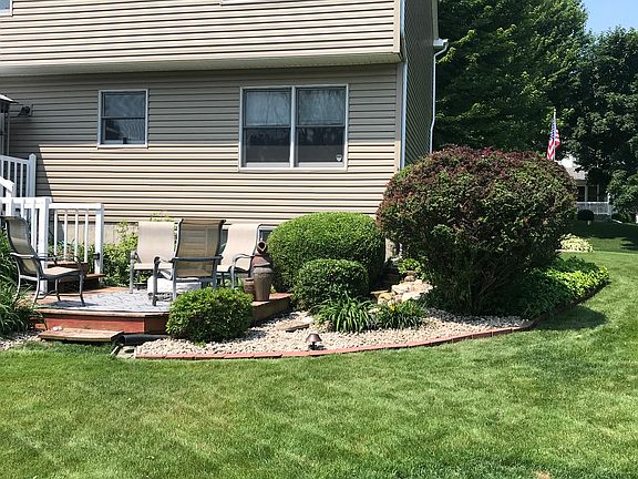 5th image of 59716 Thornberry Ct
