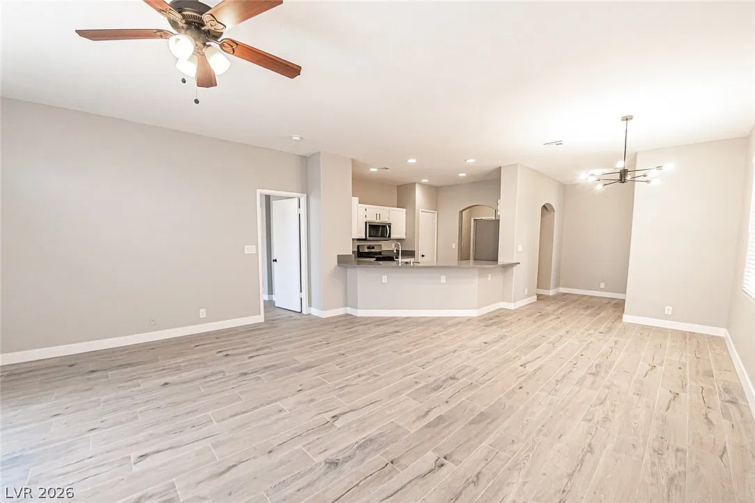 3 bed, 2.0 bath, 1416 sqft, $1,750 — Photo 3