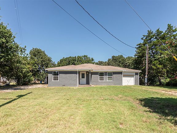 3rd image of 304 Jack Grace Hill Rd