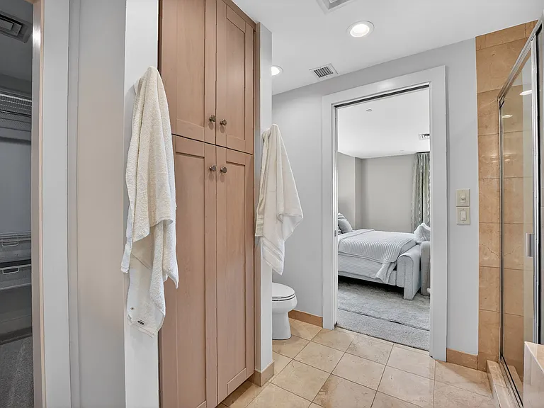 1 Miranova Pl #1840 — Photo 6