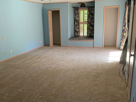 Huge Master BR w/ 4 Closets!