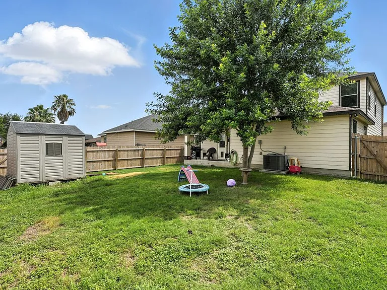208 Gatewood Clf — Photo 35
