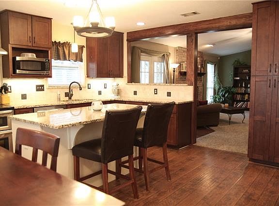4th image of 1225 Mosswood Ln