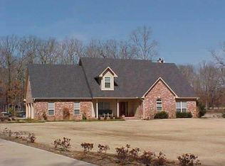 26 Oakwood Dr, Vilonia, AR 72173