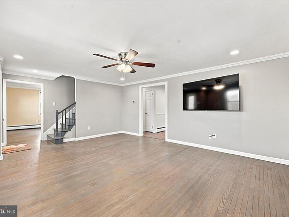 5th image of 376 E 4th St