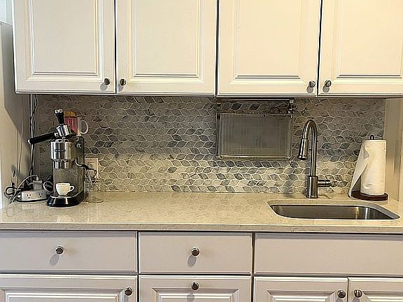5th image of 349 W 44th St APT 5FE