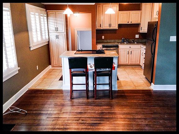 4th image of 4710 Winthrop Ave