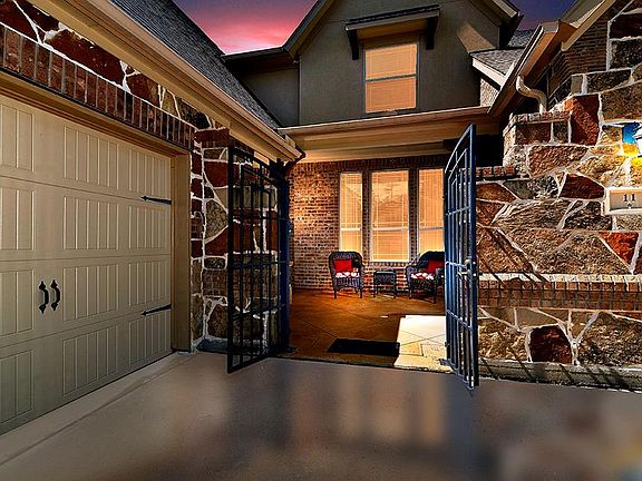 3rd image of 11 Tioga Pl