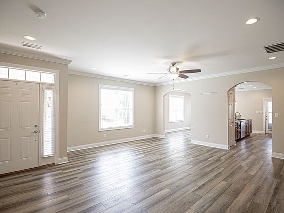 5th image of 428 Villa Ridge Dr