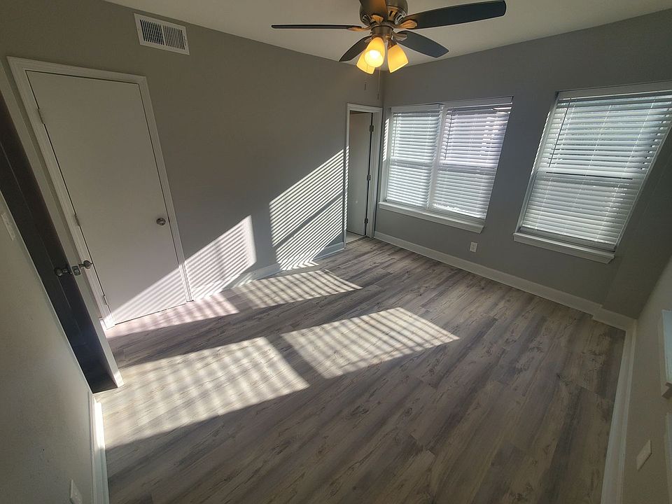 1st image of 3511 Forest Ave #305