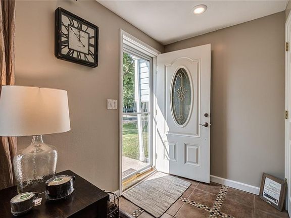 2nd image of 8106 Como Ln