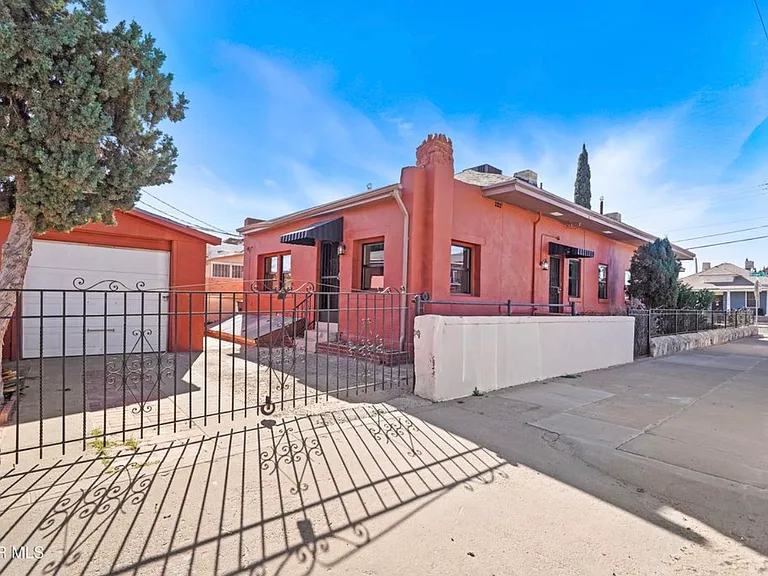 1018 Brown St #B — Photo 3