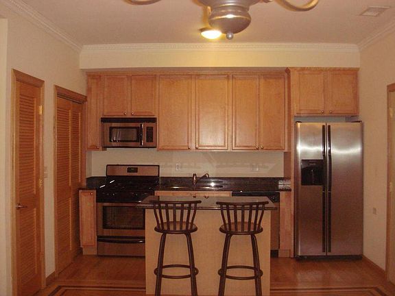 2nd image of 3538 W Ainslie St