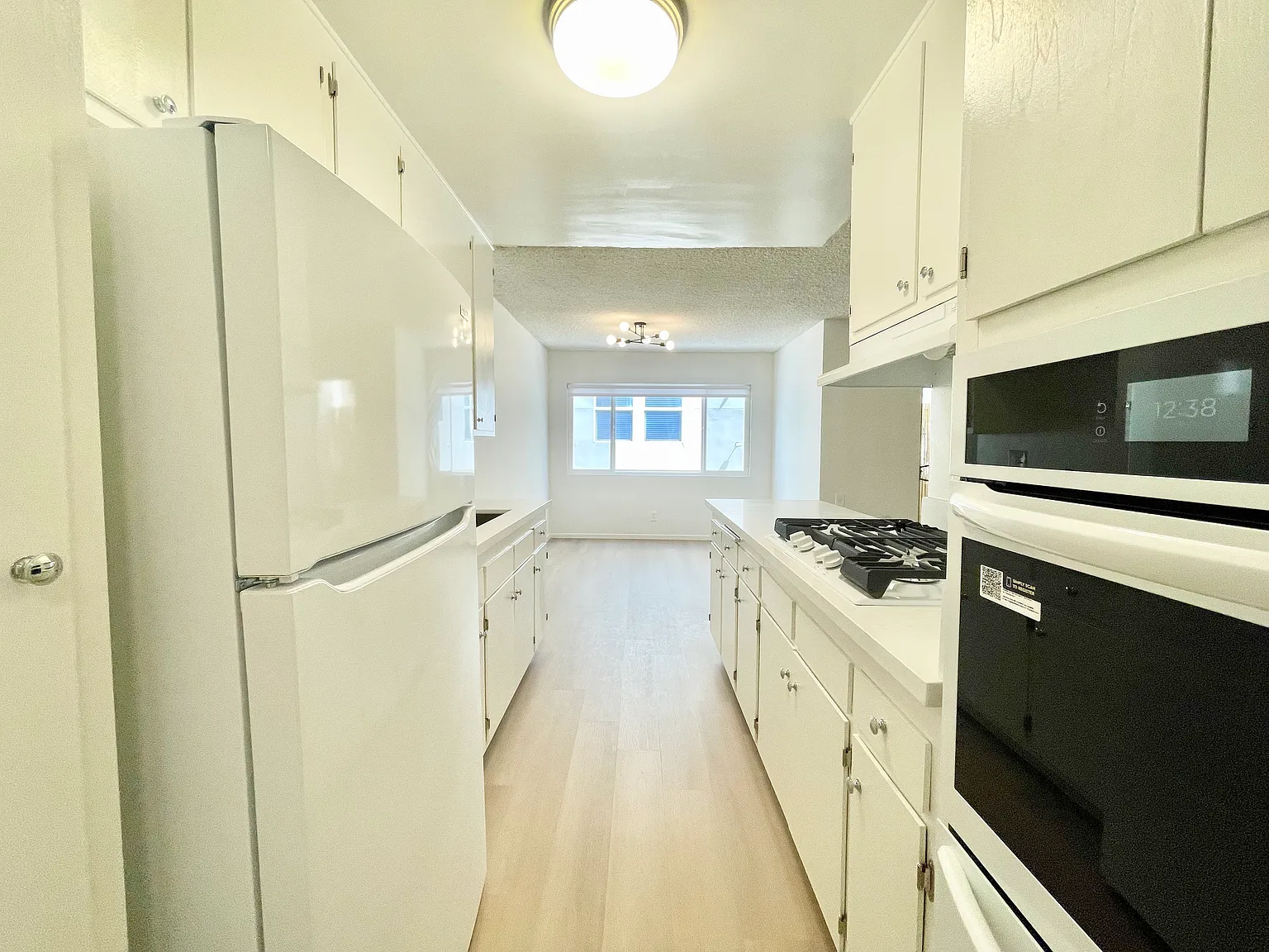 1 bed, 650 sqft, $2,150 — Photo 3
