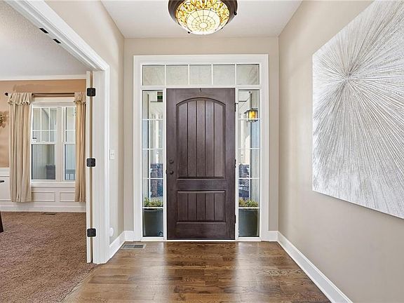 2nd image of 1401 NE Ernest Way