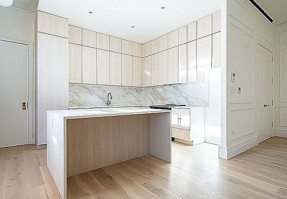 3rd image of 301 W 18th St #4
