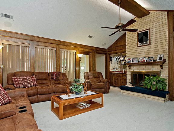 5th image of 1917 Deerfield Dr