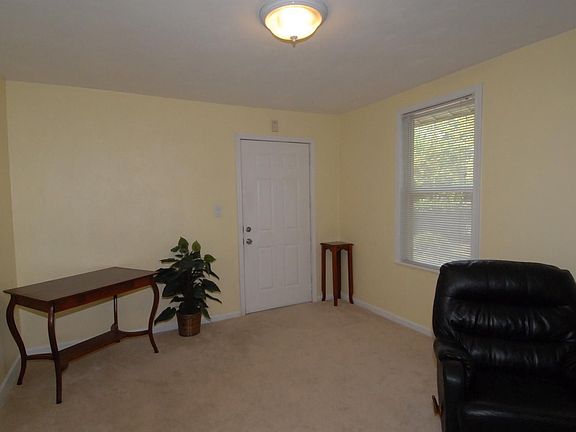 2nd image of 8642 Chesapeake Blvd