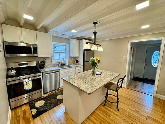 4th image of 719 Hallowell Road