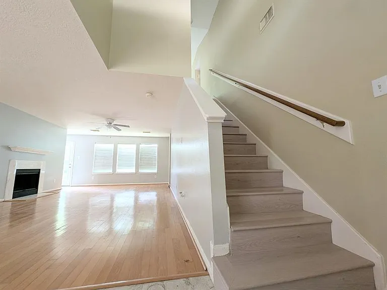4521 Stonebridge Dr — Photo 6