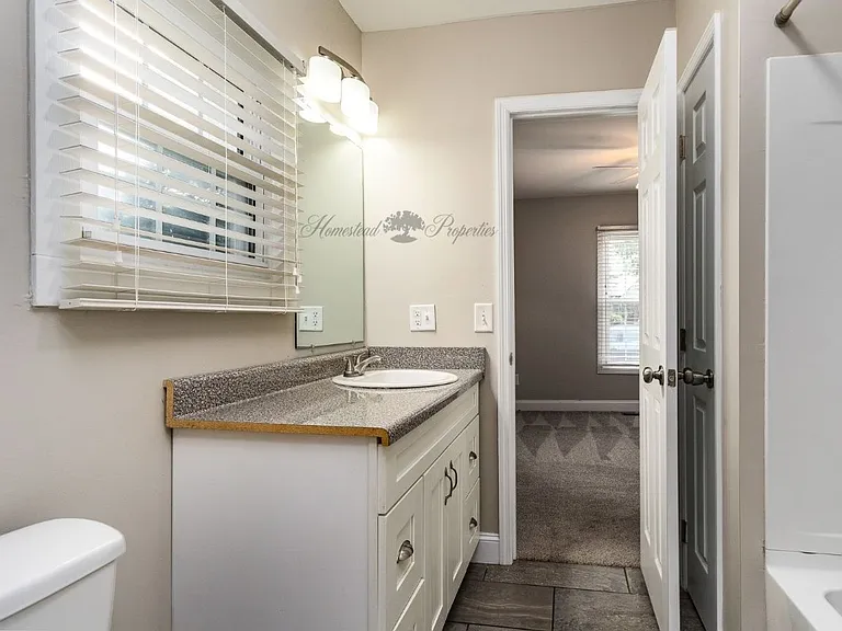 505 Lamont St — Photo 9