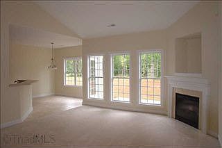 4th image of 141 Picnic Pl