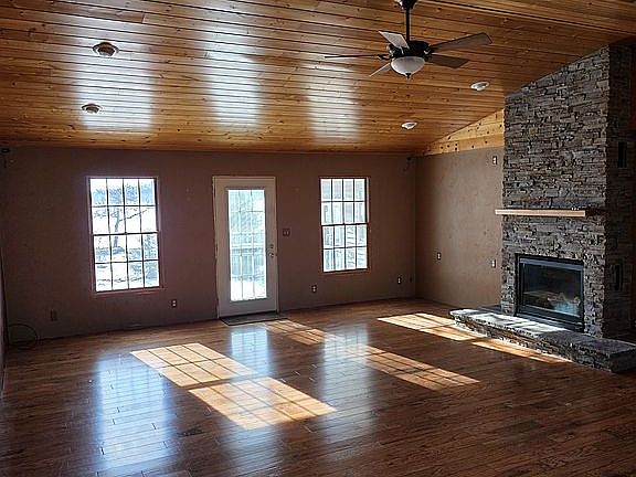 2nd image of 10093 Wolf Rd