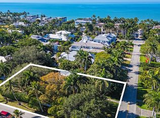 186 1st Ave S, Naples, FL 34102