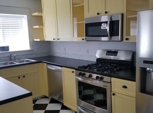 202 S 8th St, Santa Rosa, NM 88435