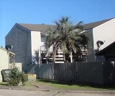 1st image of 1708 Fox Run Dr #3