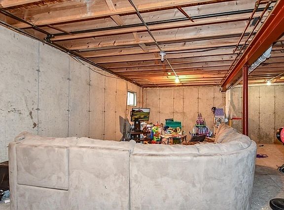 3rd image of 1300 Brookfield Dr
