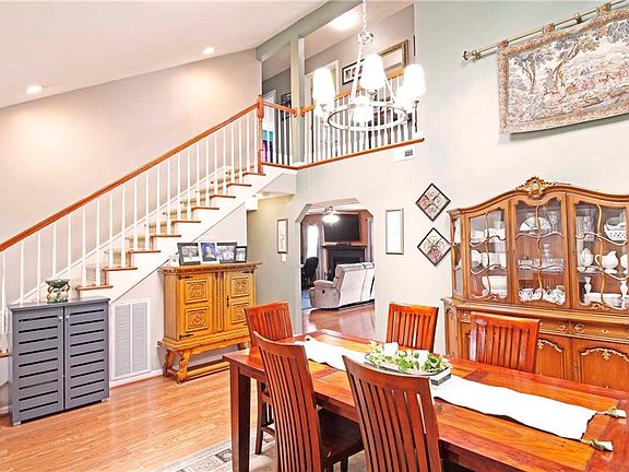 4th image of 1005 Fairborn Ct