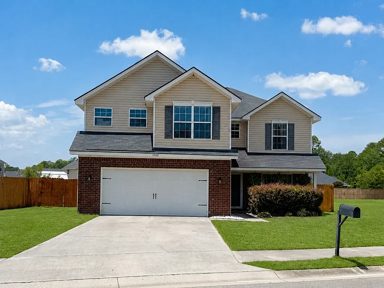 1106 Creekside Cir — Photo 1