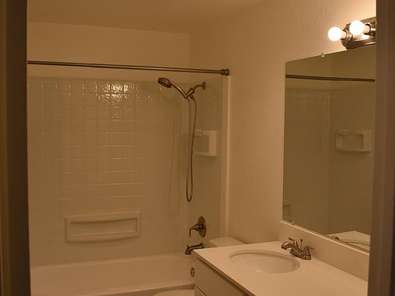 3rd image of 2707 Lincoln Way APT B32